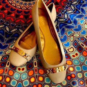 Coach flats 8.5 gorgeous bone color like new shoes
